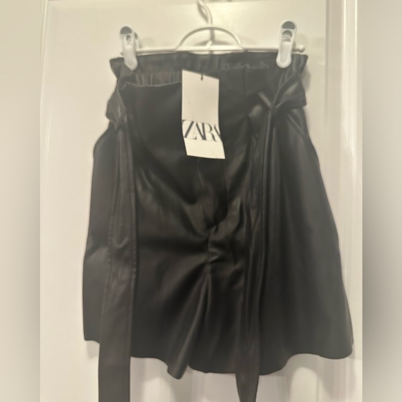 Zara faux leather shorts - Picture 5 of 6